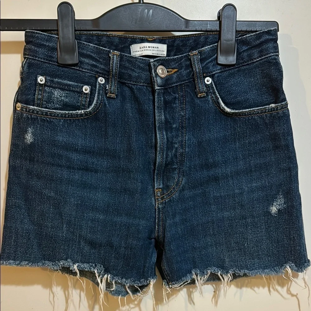 Zara Premium Denim Size 2 Distressed Shorts!!